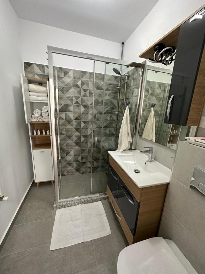 Glamart Apartment Craiova Exterior photo